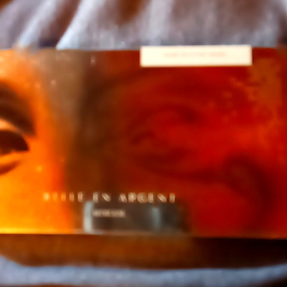 Makeup - Picture 2 of 5